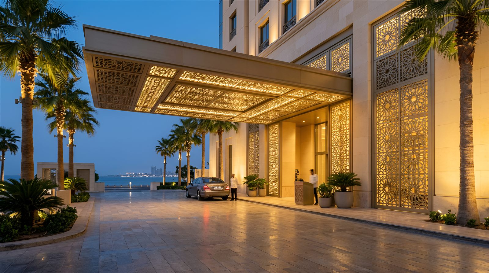 Five-Star Hotel &mdash; Champagne Gold &mdash; Exterior arrival